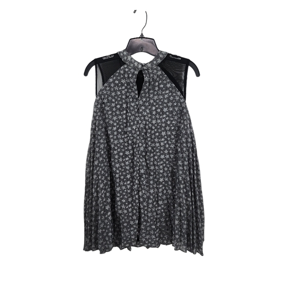 Torrid Women's Star Accordion Chiffon Mock Tank - 1X - Picture 6 of 8